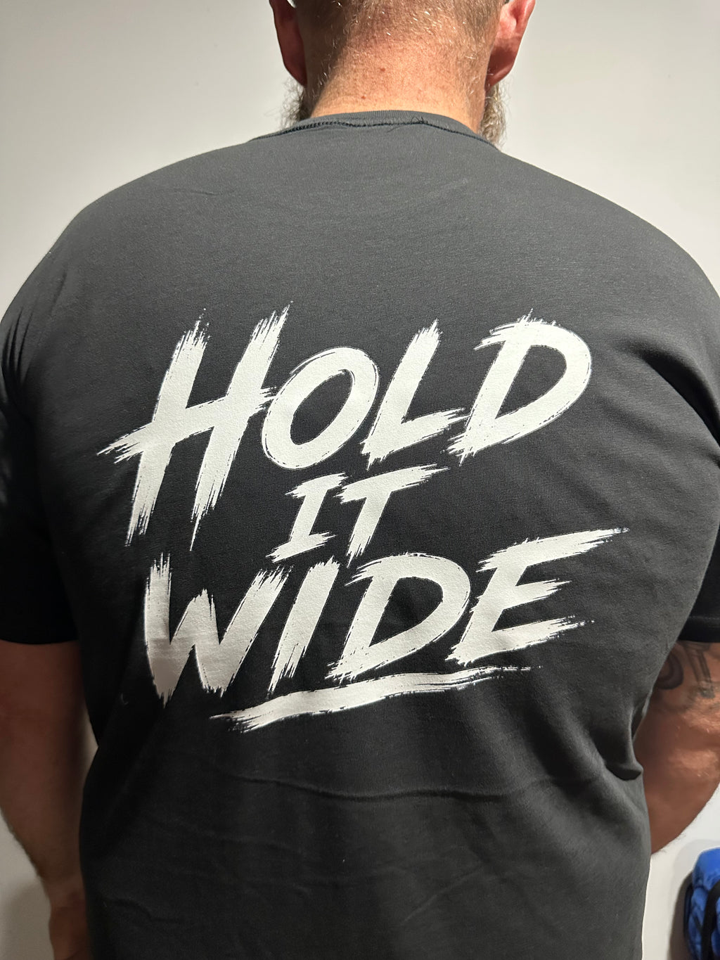 Hold It Wide